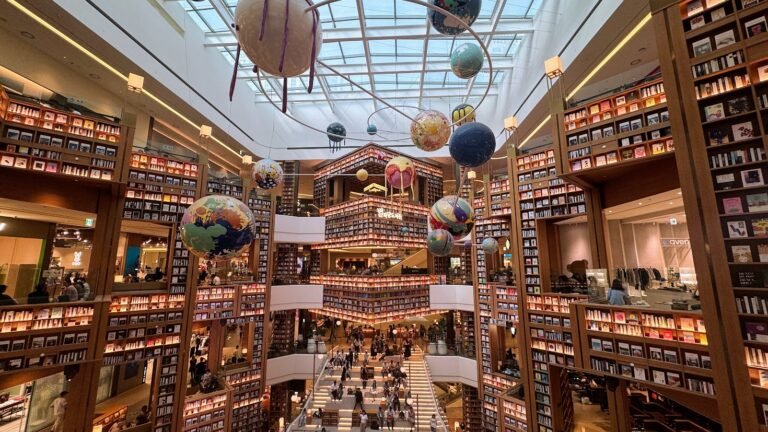 Starfield Library inside Starfield Suwon in South Korea