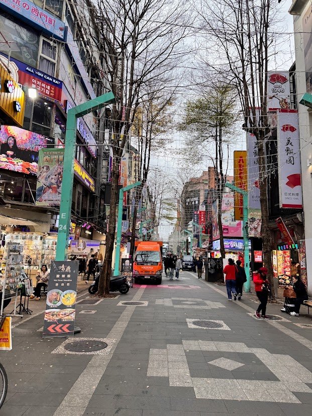 Taiwan street food stop during a Taipei food trip